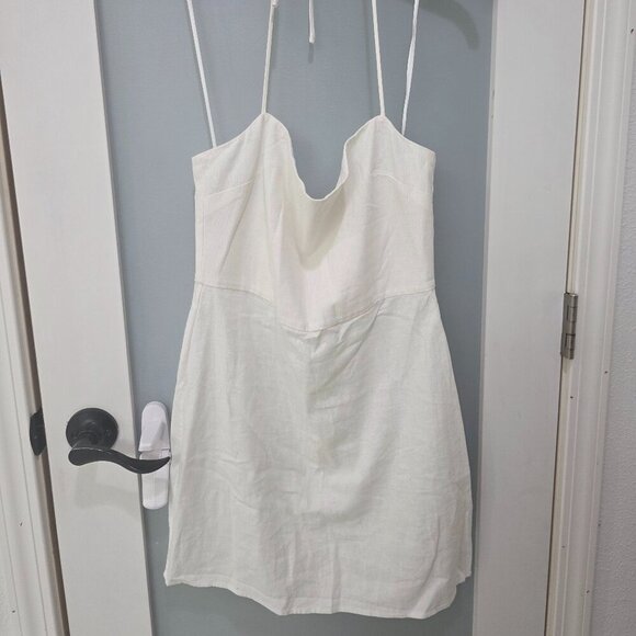 Babaton Dresses & Skirts - Babaton Women’s White Linen Blend Halter Mini Dress – Size 4